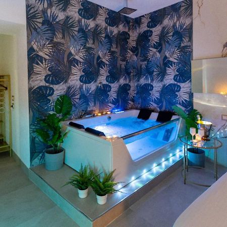 Mazzini Luxury Jacuzzy Suite Catania Luaran gambar